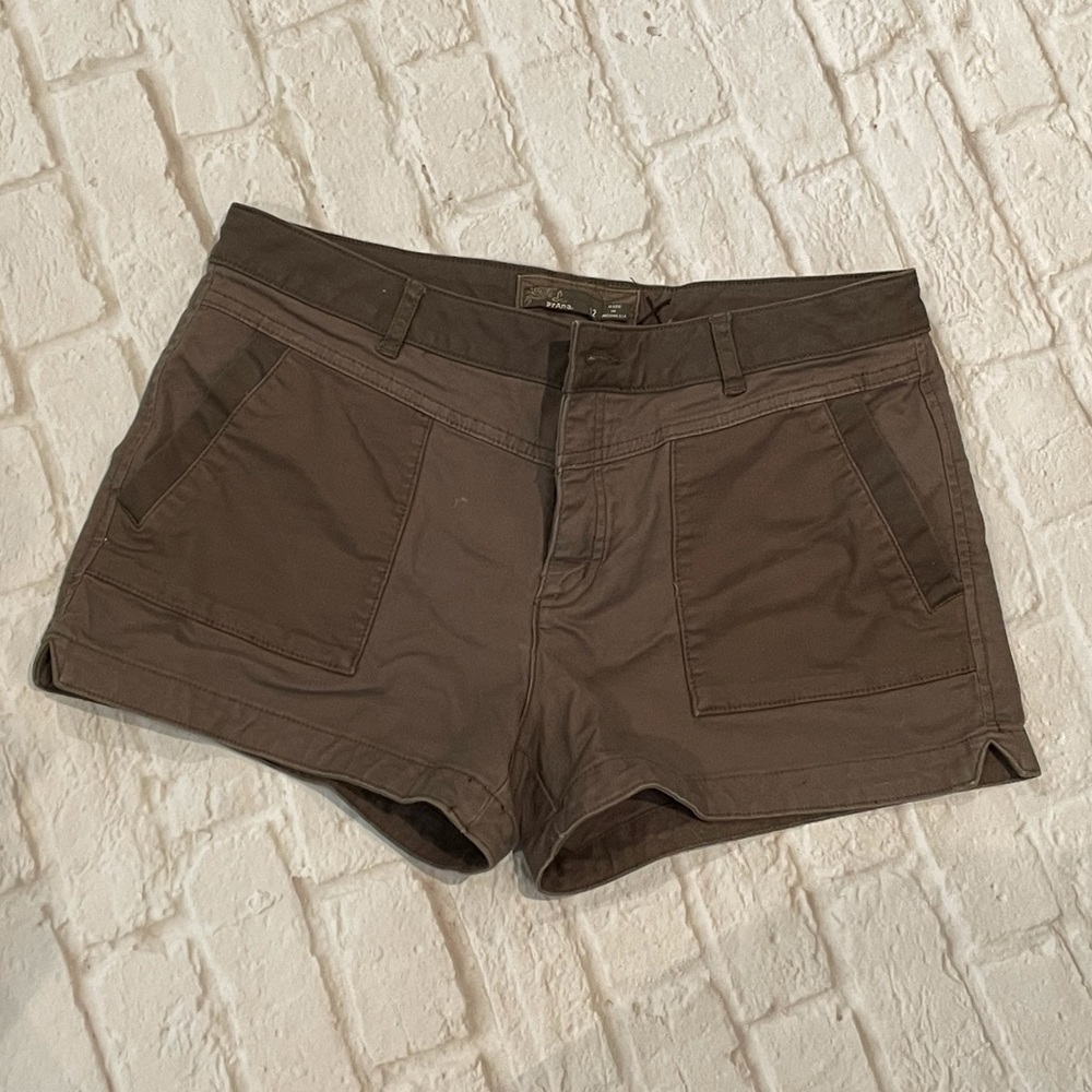 Prana Asha khaki green hiking shorts, 3 in inseam